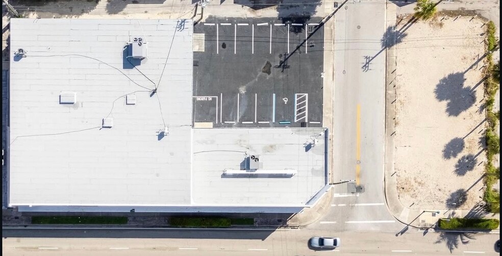 More Photos Of 32 S Dixie Hwy, Lake Worth Freestanding For Sale