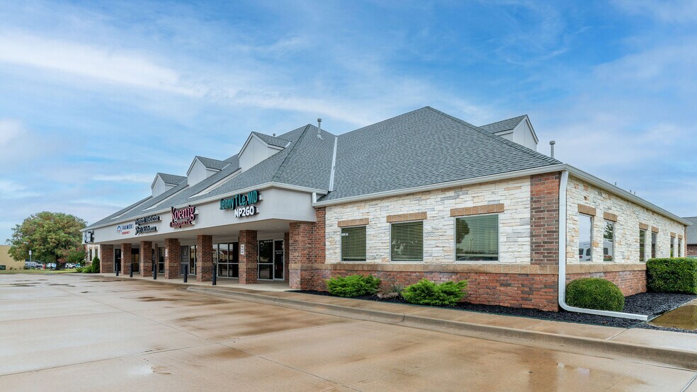 More Photos Of 800 W 18th St, Edmond Medical For Lease