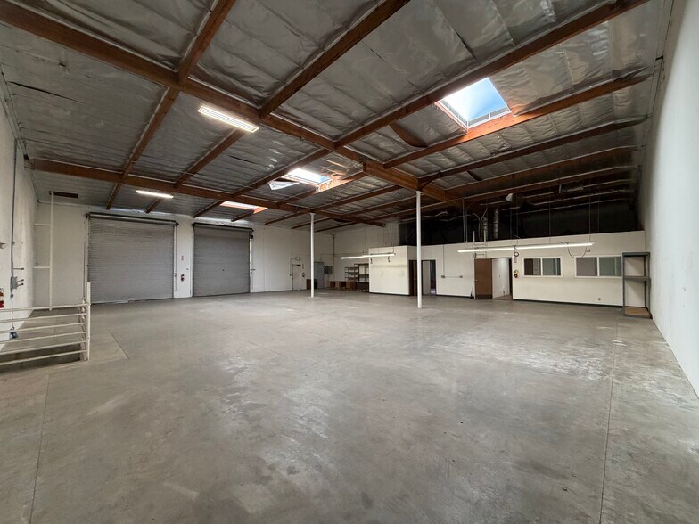 More Photos Of 18320 Bedford Cir, City of Industry Warehouse For Lease