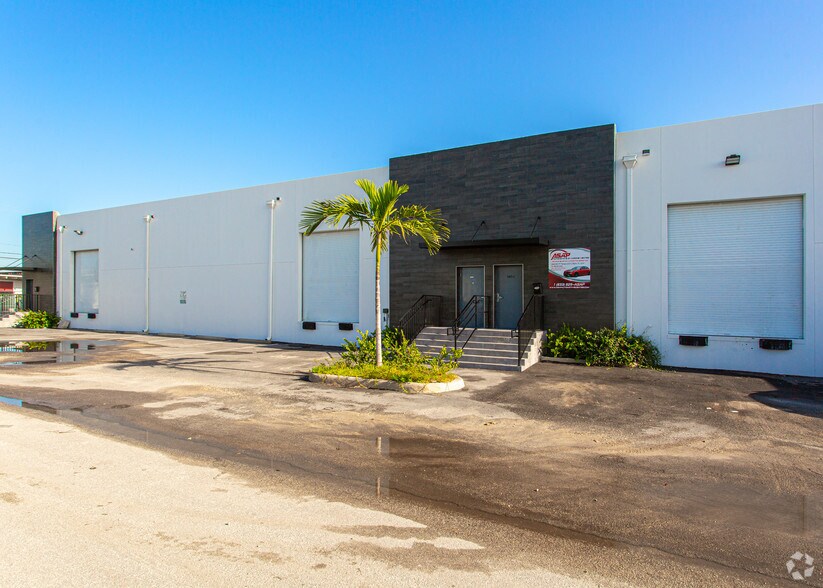 More Photos Of 3465 NW 71st Ter, Miami Warehouse For Lease