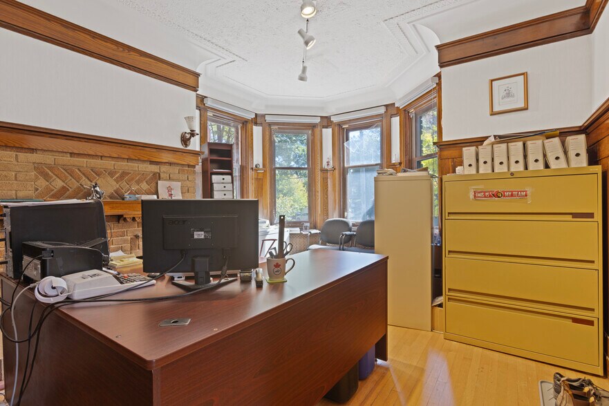 More Photos Of 307 Gilmour St, Ottawa Office For Sale