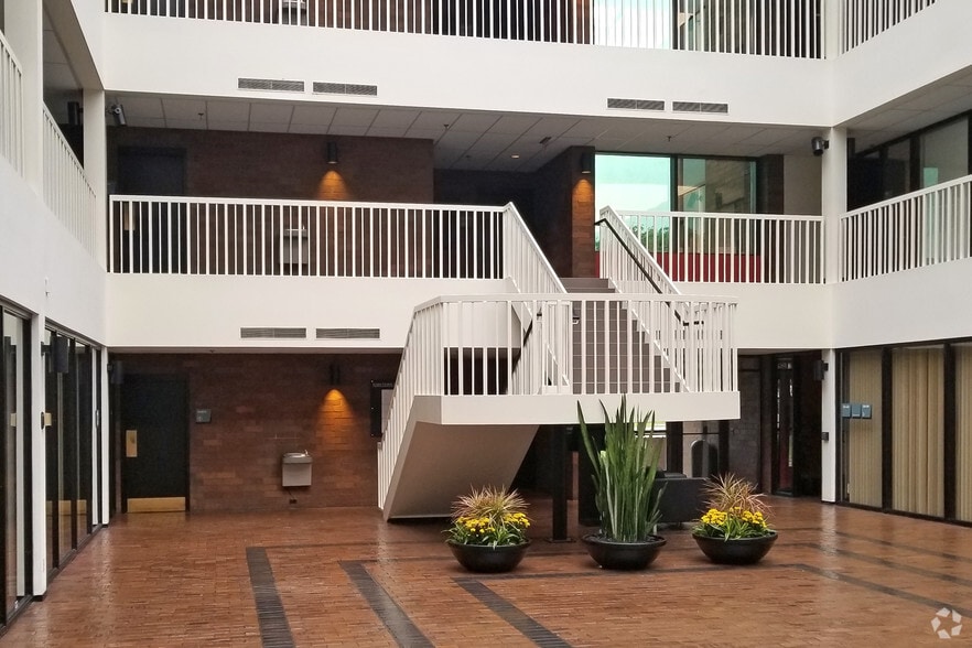 More Photos Of 7101 York Ave S, Edina Office For Lease