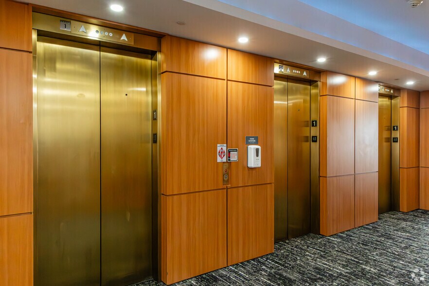 More Photos Of 399 Campus Dr, Somerset Office For Lease