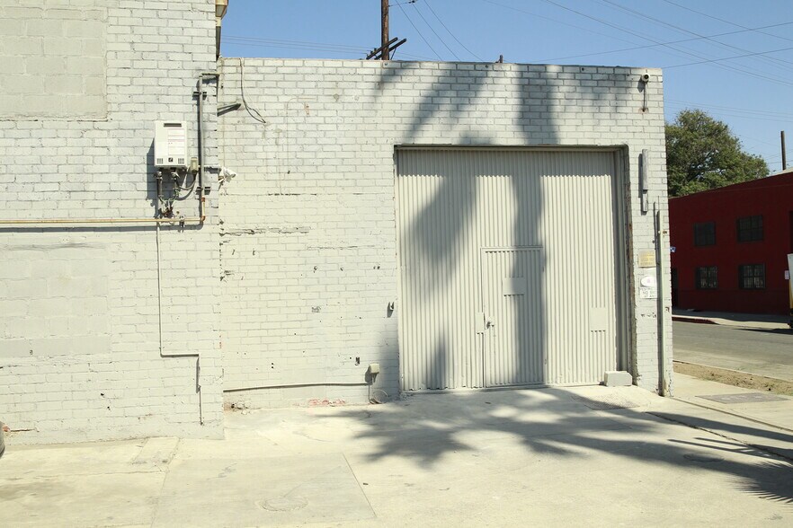 More Photos Of 3431 E 15th St, Los Angeles Manufacturing For Sale