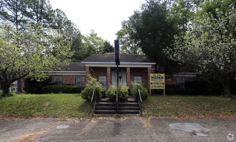 More Photos Of 2577 Government Blvd, Mobile Office For Sale