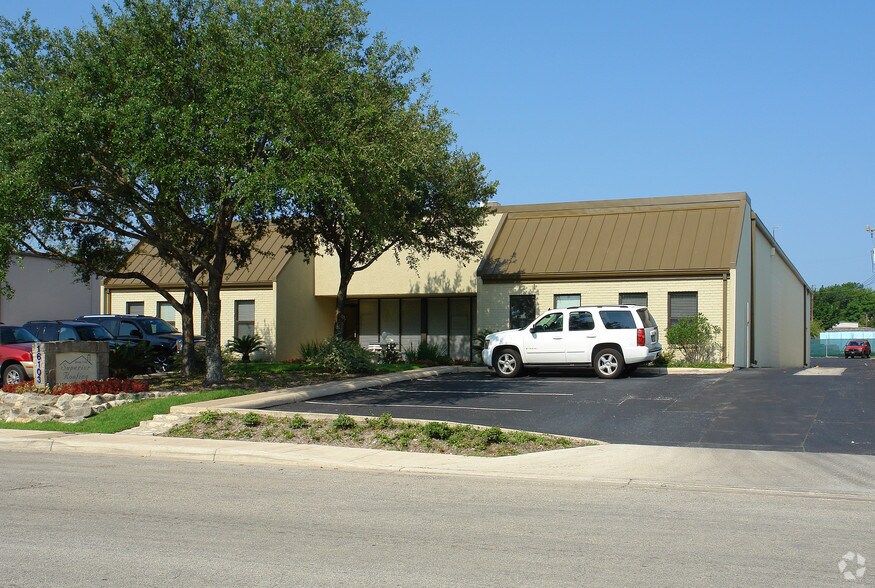 More Photos Of 16103 University Oak, San Antonio Office For Lease