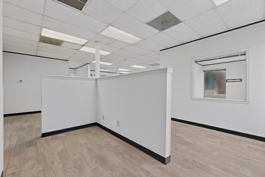 More Photos Of 8870 Business Park Dr, Austin Loft Creative Space For Lease