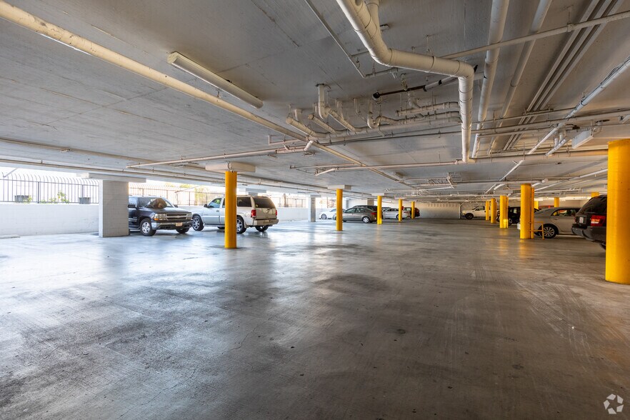 More Photos Of 130 S Alexandria Ave, Los Angeles Apartments For Sale