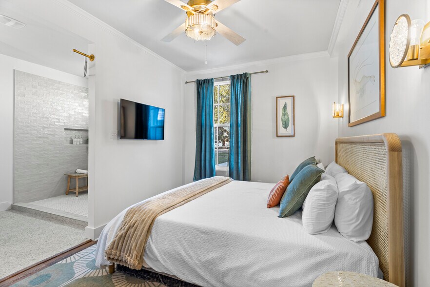 More Photos Of 782 Water St, Biloxi Office For Sale