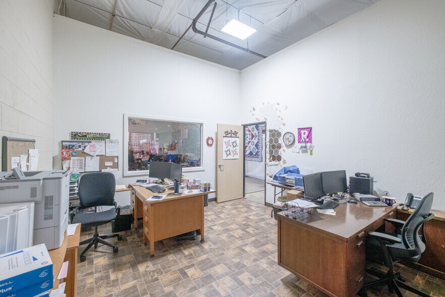 More Photos Of 2175 S Main Rd, Lebanon General Retail For Sale