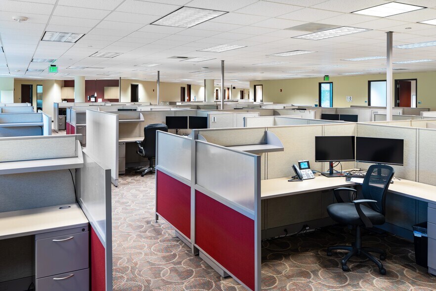 More Photos Of 1-2 Chase Corporate Dr, Hoover Business Park For Lease