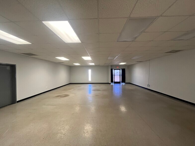 More Photos Of 474 Hampshire Dr, Gaffney Showroom For Lease