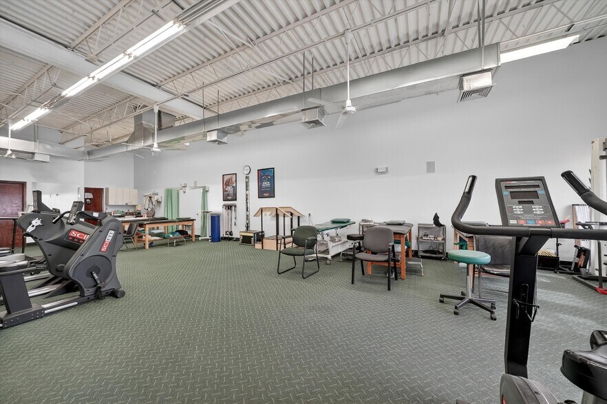 More Photos Of 24-26 Liberty Square Mall, Stony Point Office For Sale