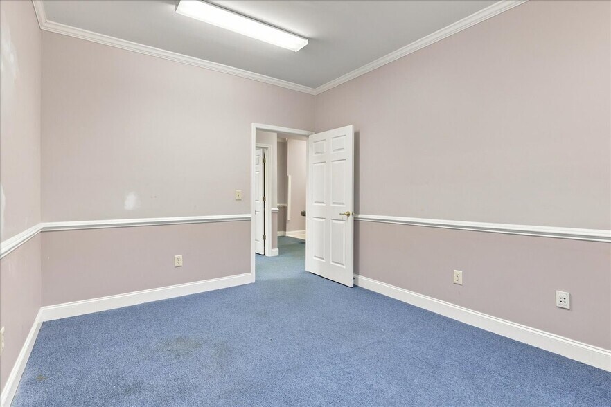 More Photos Of 1563 Jefferson Hwy, Fishersville Office For Lease