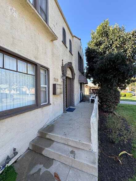 More Photos Of 516 W Lexington Dr, Glendale Apartments For Sale