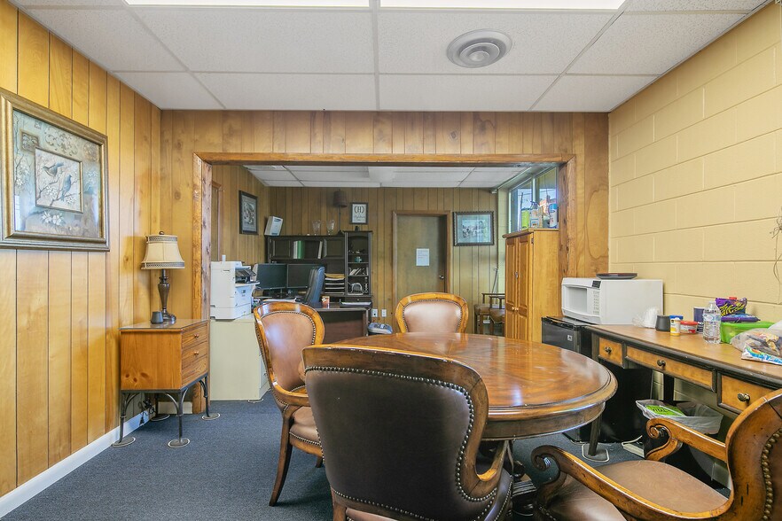 More Photos Of 214 Hawkins Ave, Sanford Medical For Sale