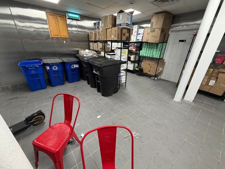 More Photos Of 17 Old Fulton St, Brooklyn Storefront Retail Residential For Lease