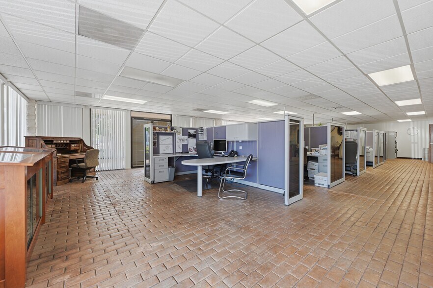 More Photos Of 14010 Poway Rd, Poway Freestanding For Sale
