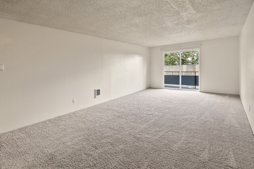 More Photos Of 2517 Howard St, Everett Apartments For Sale