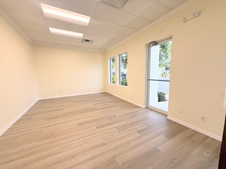 More Photos Of 3443 Pine Ridge Rd, Naples Business Park For Lease