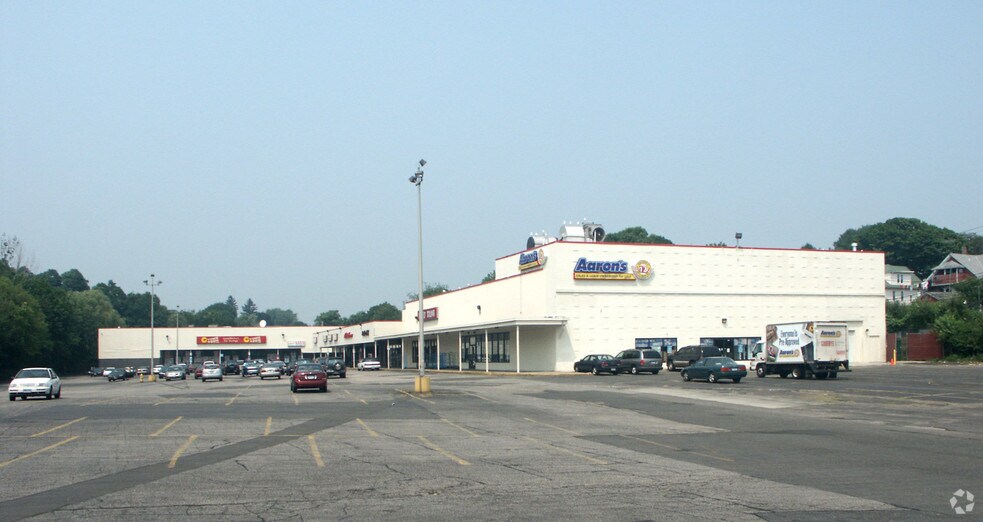 More Photos Of 300-358 Boston Ave, Stratford Storefront For Lease