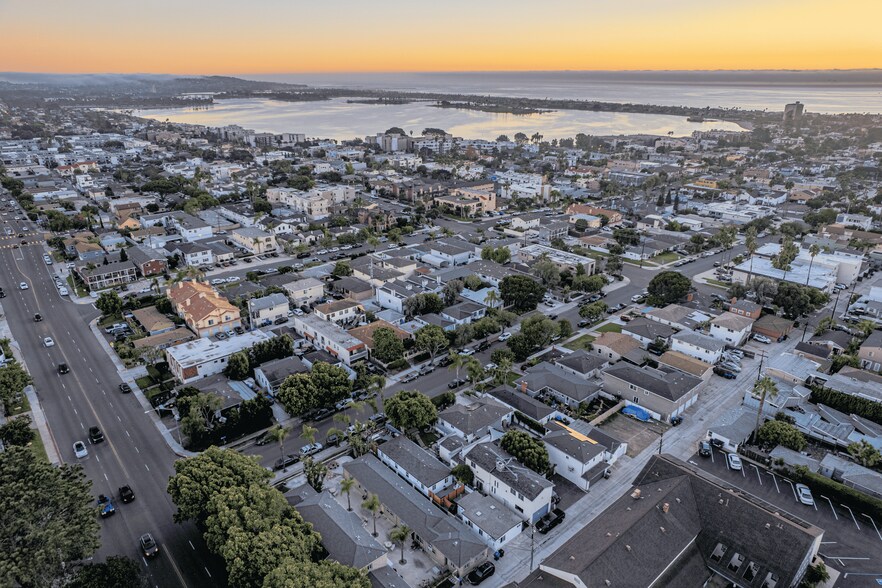 More Photos Of 1566 Reed Ave, San Diego Apartments For Sale
