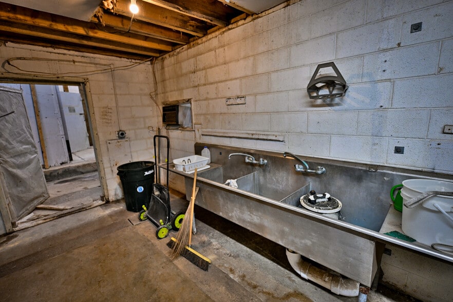 More Photos Of 49767 Freemans Rd, Dameron Specialty For Sale