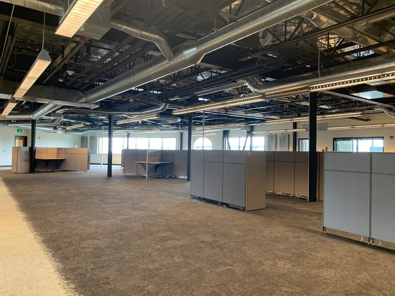 More Photos Of 155 Blair Blvd, Eugene Loft Creative Space For Lease