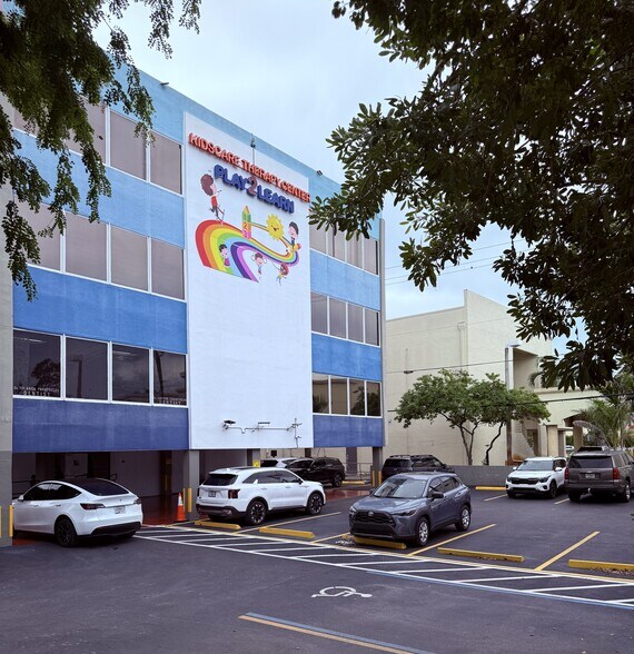 More Photos Of 1140 W 50th St, Hialeah Medical For Sale