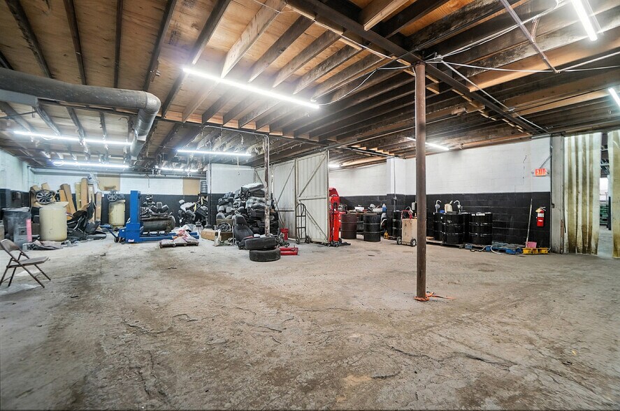 More Photos Of 603 S Broadway St, Dayton Warehouse For Sale