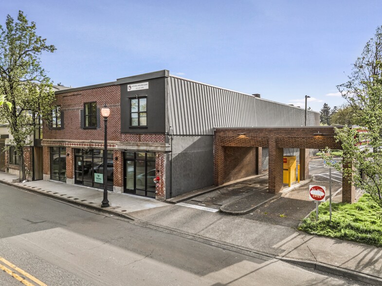 More Photos Of 124-138 NE 3rd St, Gresham Storefront Retail Office For Sale