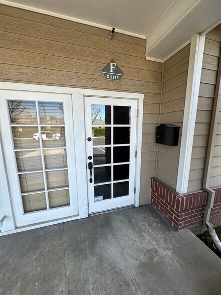 More Photos Of 201 E Orangeburg Ave, Modesto Office For Sale