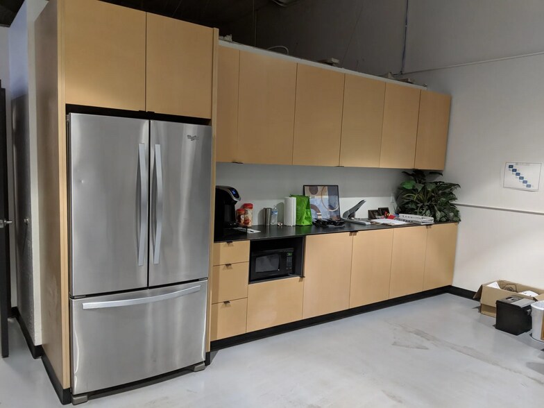 More Photos Of 1802 W 4th St, Tempe Manufacturing For Lease