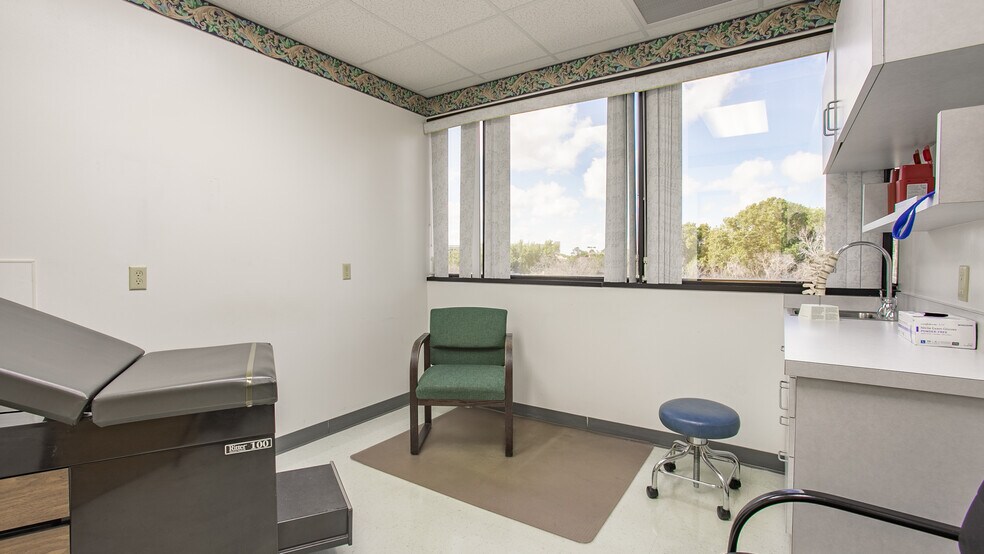 More Photos Of 7350 Sand Lake Commons Blvd, Orlando Medical For Lease