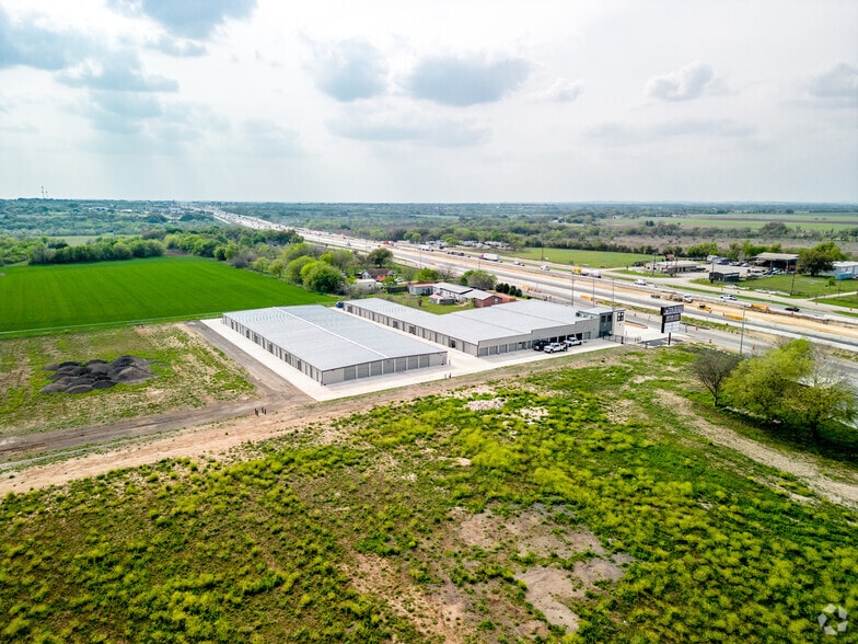 More Photos Of 14322 IH 10 E, Converse Self Storage For Lease