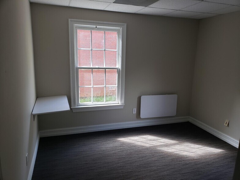 More Photos Of 160 Bastille Way, Fayetteville Office For Sale