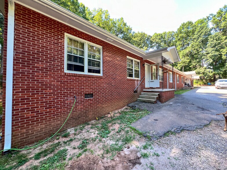 More Photos Of 144 Nottingham Dr, Forest City Apartments For Sale