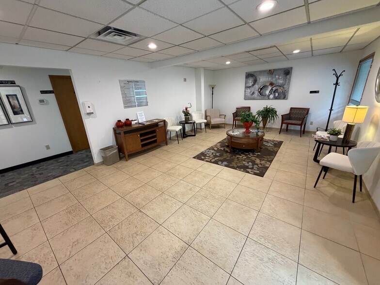 More Photos Of 402 S 333rd St, Federal Way Office Residential For Sale