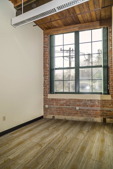 More Photos Of 11 Main St, Mystic Medical For Lease
