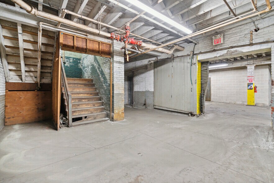 More Photos Of 2916 Weikel St, Philadelphia Warehouse For Sale