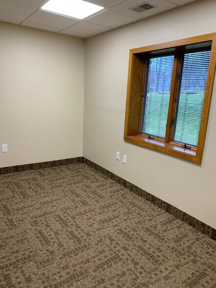 More Photos Of 2213 Shenango Valley Fwy, Hermitage Office For Lease