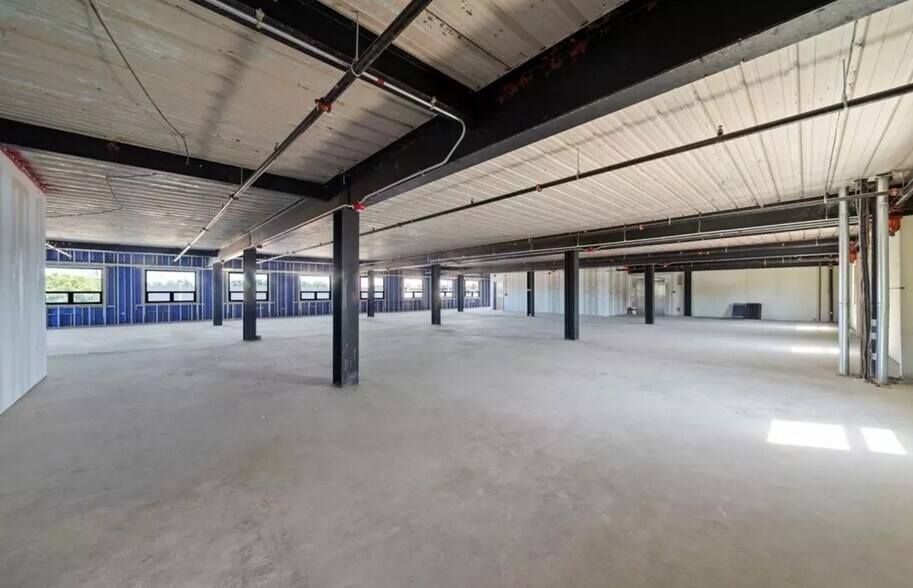 More Photos Of 43 Freeport St, Boston Flex For Lease
