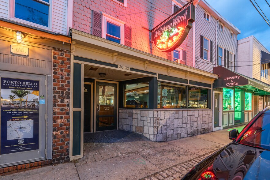 More Photos Of 30-32 Front St, Greenport Storefront Retail Residential For Sale