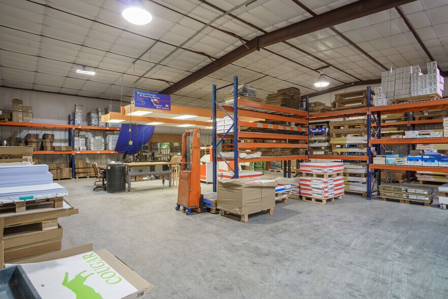 More Photos Of 611 S Mobberly Ave, Longview Flex For Sale