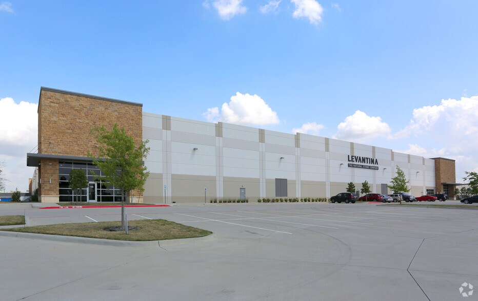 More Photos Of 12121 N Stemmons Fwy, Dallas Unknown For Lease