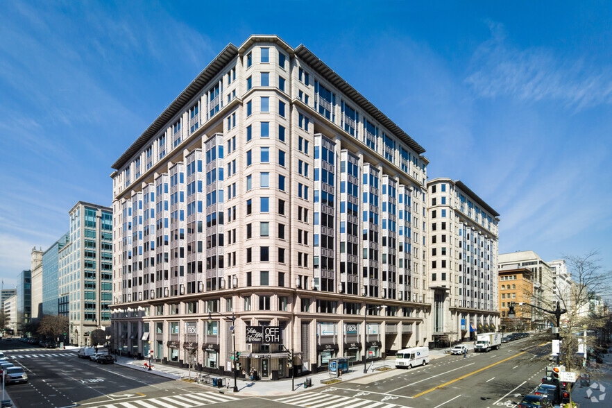 More Photos Of 555 12th St NW, Washington Office For Lease