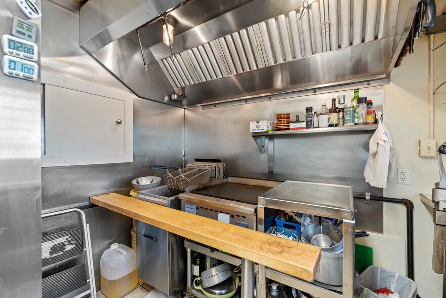 More Photos Of 3172 N Riverside Dr, Saukville General Retail For Sale