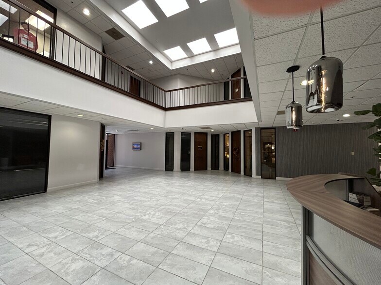 More Photos Of 14465 Webb Chapel Rd, Farmers Branch Office For Lease