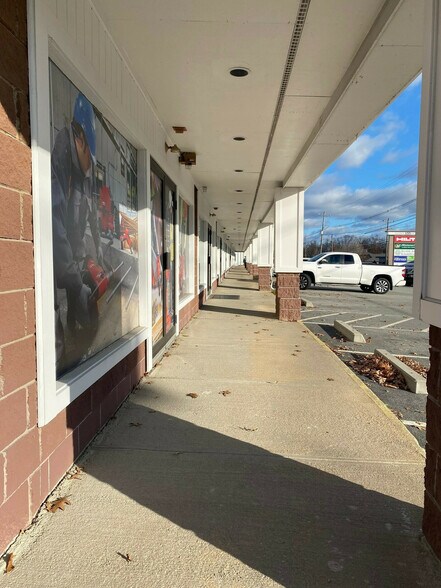 More Photos Of 155 Jefferson Blvd, Warwick Office For Lease