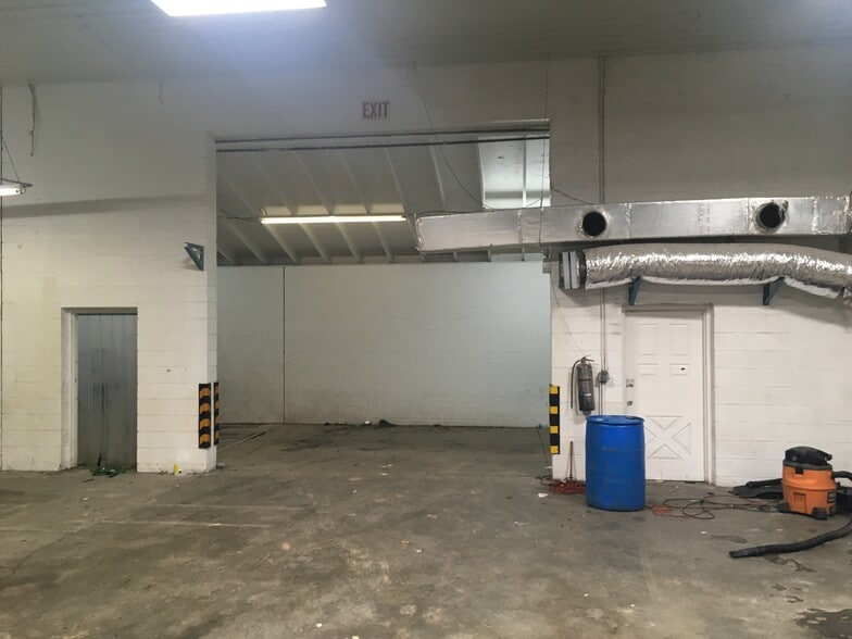 More Photos Of 3126 7th Ave, Charleston General Retail For Sale